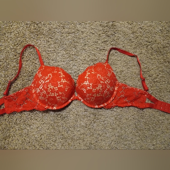 Victoria's Secret Push Up Bra- 34D - Picture 2 of 10